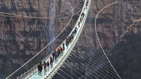 遷西玻璃棧道在哪裏，這條玻璃棧道位於中國河北省遷西縣境內的大峽谷景區，它以其壯麗的自然風光和獨特的玻璃結構而聞名。